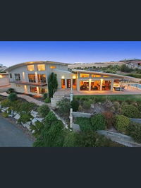 Book Lovely Banks Accommodation Vacations Holiday Find Holiday Find