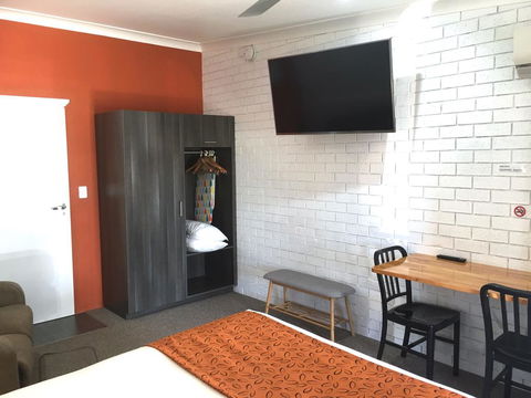 Gin Gin Village Motor Inn Motel - Holiday Find 2