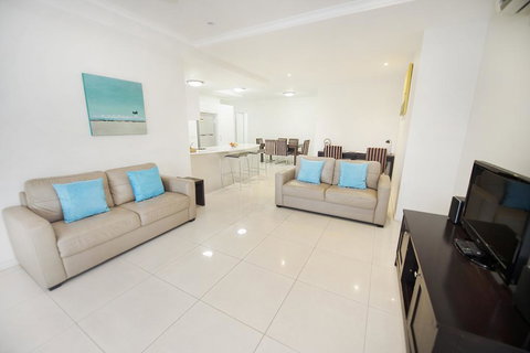 Gladstone City Central Apartment Hotel - Holiday Find 1