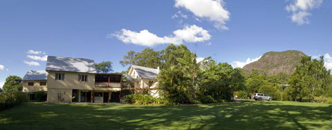 Glass House Mountains Ecolodge - Holiday Find 1