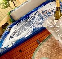 Glenway House Spa Oasis Rockingham - Holiday Find