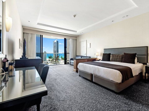 Gold Tower 2 Bed In Oaks Surfers Paradise - Holiday Find 0