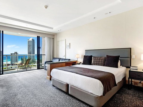 Gold Tower 2 Bed In Oaks Surfers Paradise - Holiday Find 1