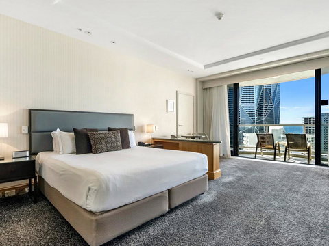 Gold Tower In The Oaks Hotel Surfers Paradise - 1020 - Holiday Find 0