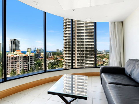 Gold Tower In The Oaks Hotel Surfers Paradise - 1020 - Holiday Find 3