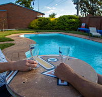 Golden Country Motel and Caravan Park - Holiday Find