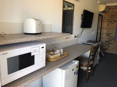 Golden Grain Motor Inn - Holiday Find 2