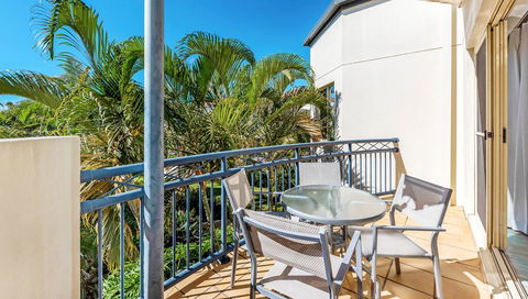 Golden Riviera Absolute Beachfront Resort - Holiday Find 2