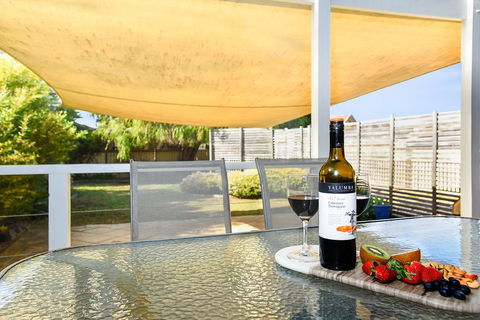 Goolwa Blue Escape - WiFi - Pet-Friendly - Holiday Find 0