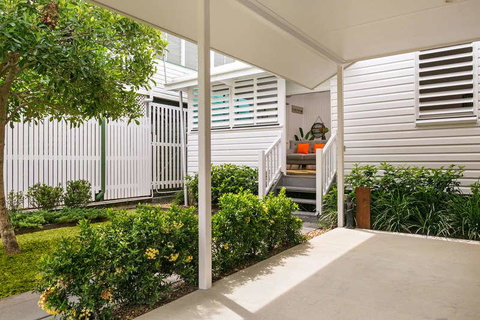 Gorgeous Cottage Close To The City - Holiday Find 0