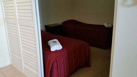 Grand Hotel Ocean View Apartment Labrador - Holiday Find 3