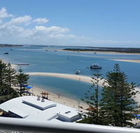 Grand Hotel Ocean view Apartment Labrador - Holiday Find