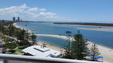 Grand Hotel Ocean View Apartment Labrador - Holiday Find 0