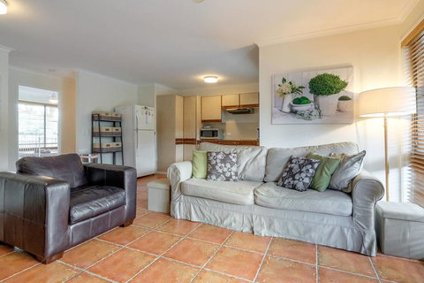 Great For Families.Pool & Kitchen - Holiday Find 1