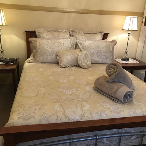 Guest House On Hyde - Holiday Find 3