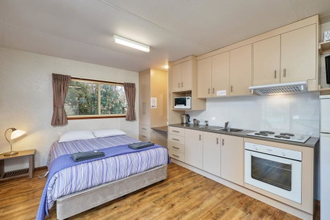 Gundagai Cabins & Tourist Park - Holiday Find 1