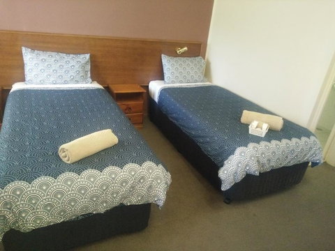 Halfway Motel - Holiday Find 2