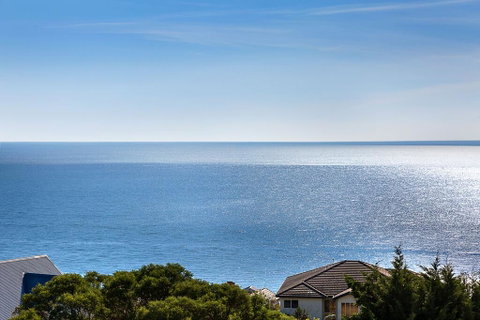 Hampton's Retreat Family Friendly, Water Views, Close To Beach With Heated Pool - Holiday Find 1