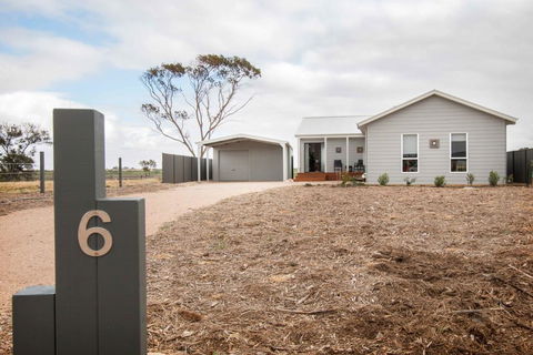 Happy Hours - Holiday Find 0