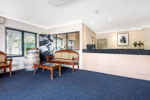 Hawkesbury Race Club Motel - Holiday Find 3