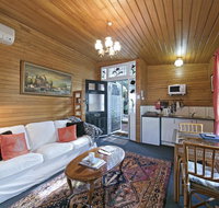 Hillside Country Retreat - Holiday Find