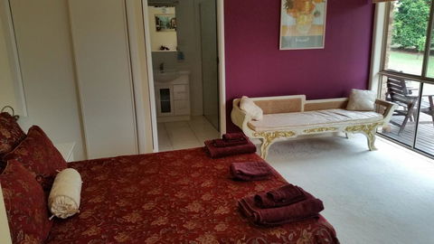 Hilltop Hideaway - Holiday Find 3