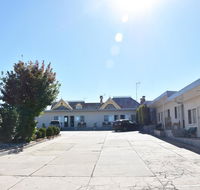Hillview Motel - Holiday Find