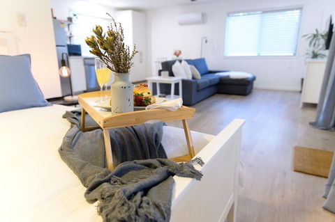 Hinterland Boutique Cottages -Cozy Cottage - Holiday Find 0