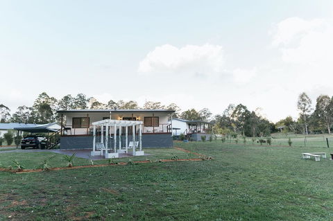 Hinterland Boutique Cottages-Fig Tree Cottage - Holiday Find 1