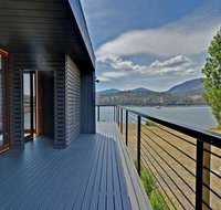 Hobart Waterfront Luxury Retreat - Holiday Find