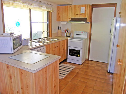 Home Away @ Callala Bay - Holiday Find 1