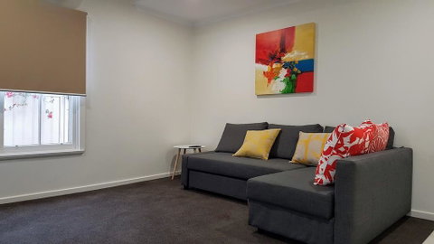 Homely Getaways - Eighth Street Mildura - Holiday Find 3
