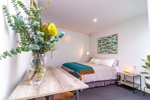 Homestay In The Heart Of Fitzroy - Walk To CBD - Holiday Find 0
