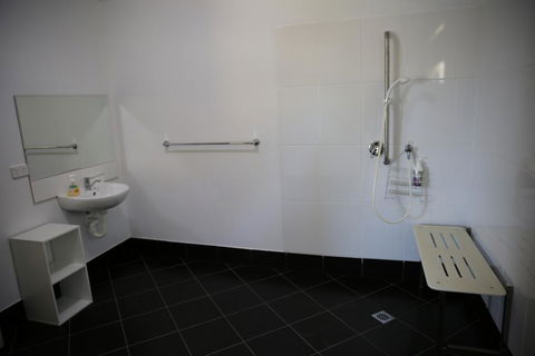 Honeybee - Country Accommodation - Holiday Find 2