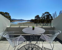 Horizons 216 - Lake Jindabyne Waterfront