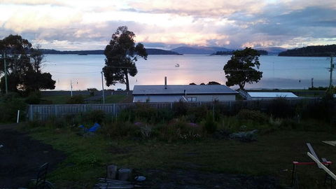 Islandview Beachhouse - 60m Down Driveway To Beach, Dover Tasmania - Holiday Find 1