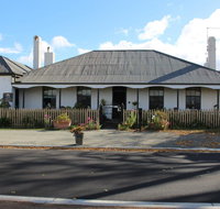 Ivy on Glenelg - Holiday Find