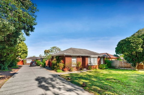 Ivy Units Glen Waverley - Holiday Find 1