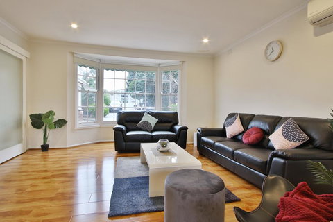 Ivy Units Glen Waverley - Holiday Find 3