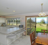 Jervis Bay Beachfront - Holiday Find