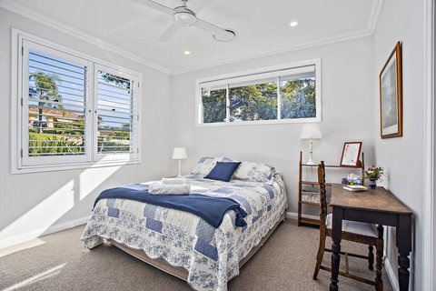 Jetty Splendour Guest Bedroom With Bathroom En-suite B'nB - Holiday Find 0