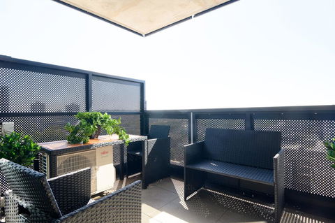 JUDD Your Stylish Richmond Abode Awaits You - Holiday Find 1