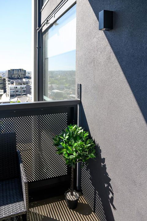 JUDD Your Stylish Richmond Abode Awaits You - Holiday Find 3