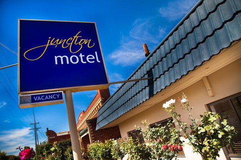 Junction Motel - Holiday Find 0