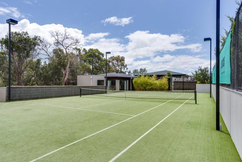 Kalina Retreat: Resort Style Tennis & Pool - Holiday Find 3
