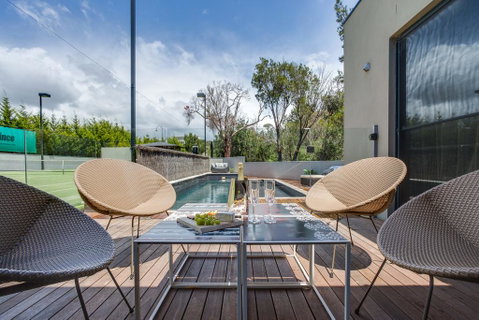 Kalina Retreat: Resort Style Tennis & Pool - Holiday Find 1