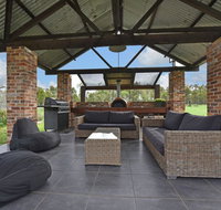 Kelman Cottage - tucked away with pool  native wildlife - Holiday Find