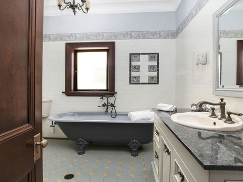 Kilburn - Views As Far As The Eyes Can See - Holiday Find 2