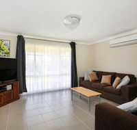 Kingfisher - Pet-Friendly - 10 Mins to Hyams Beach - Holiday Find