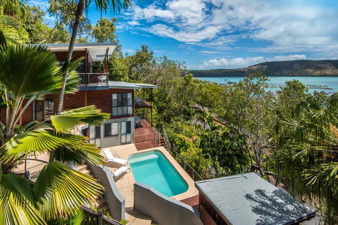 Kingfisher On Hamilton Island - Holiday Find 0